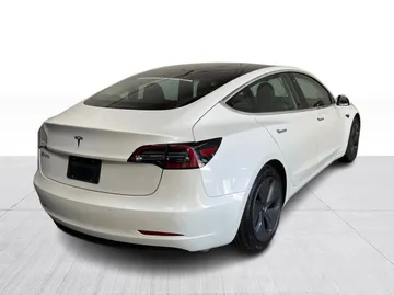 2020 Tesla Model 3 - image 13