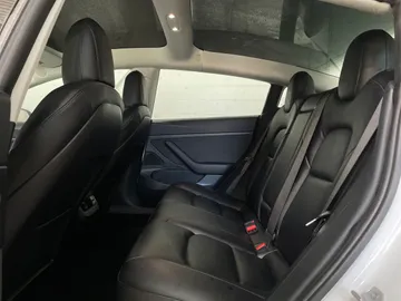 2020 Tesla Model 3 - image 14