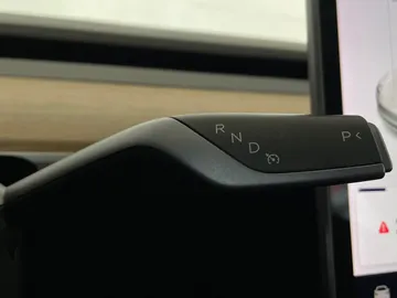 2020 Tesla Model 3 - image 23