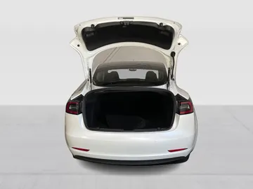 2020 Tesla Model 3 - image 12