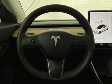 2020 Tesla Model 3 - image 15