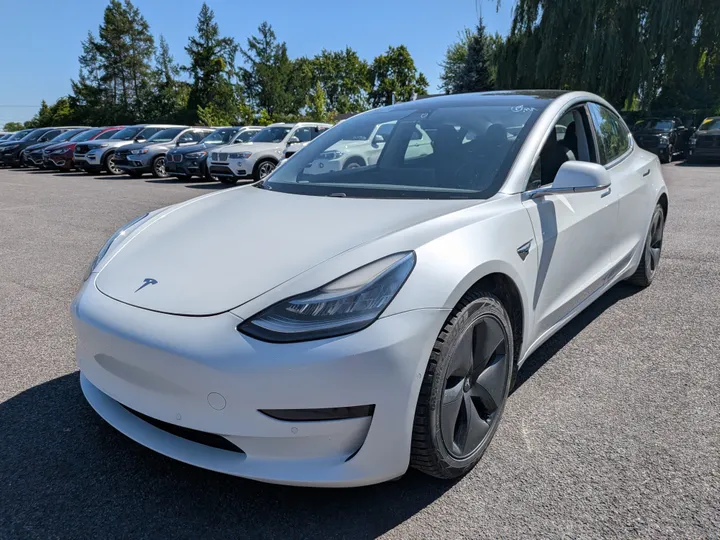2020 Tesla Model 3 - image principale