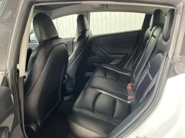 2021 Tesla Model 3 - image 15