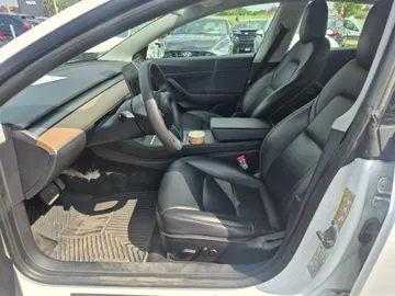 2021 Tesla Model 3 - image 8