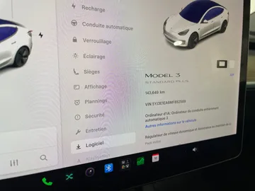 2021 Tesla Model 3 - image 16