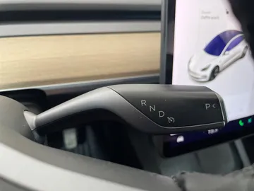 2021 Tesla Model 3 - image 28