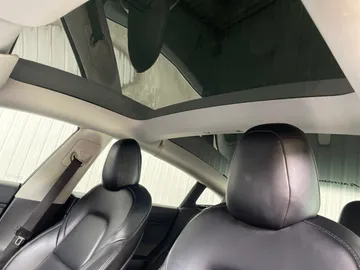 2021 Tesla Model 3 - image 6