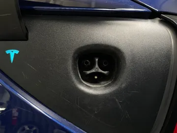 2021 Tesla Model 3 - image 19