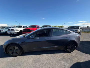 2023 Tesla Model 3 - image 4