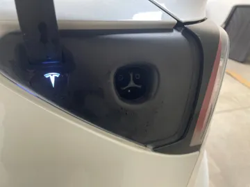 2023 Tesla Model 3 - image 20