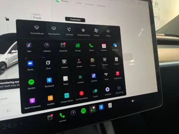 2023 Tesla Model 3 - image 28