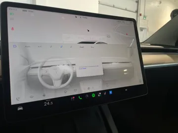 2023 Tesla Model 3 - image 23