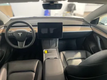 2023 Tesla Model 3 - image 14