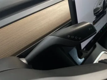 2023 Tesla Model 3 - image 26