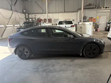 2023 Tesla Model 3 - image 4
