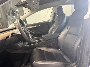 2023 Tesla Model 3 - image 8