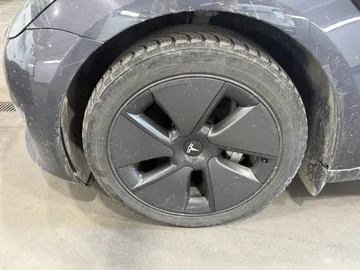 2023 Tesla Model 3 - image 7