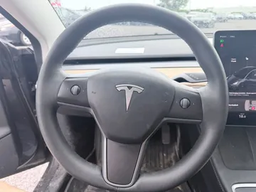 2023 Tesla Model 3 - image 10