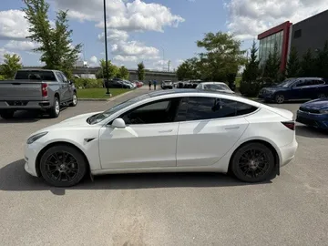 2020 Tesla Model 3 - image 4