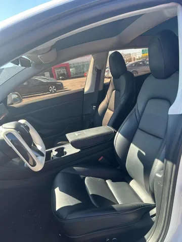 2021 Tesla Model 3 - image 4