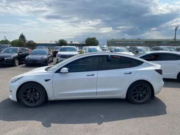 2021 Tesla Model 3 - image 4