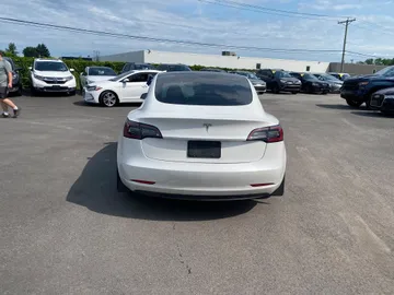2021 Tesla Model 3 - image 6