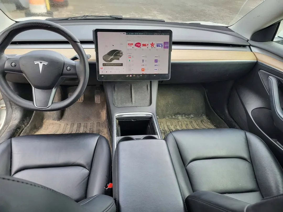 2022 Tesla Model 3 — photo 8