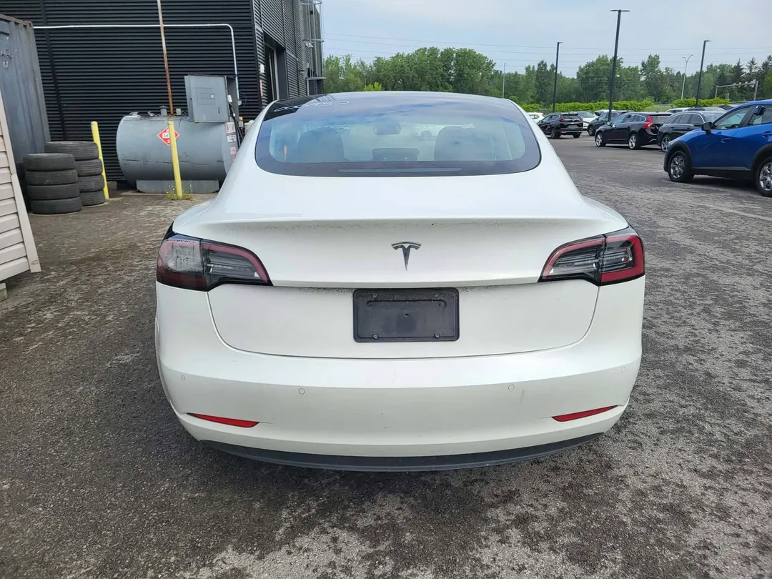 2022 Tesla Model 3 — photo 4