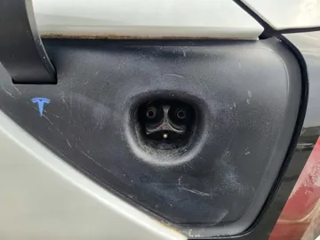 2022 Tesla Model 3 - image 10