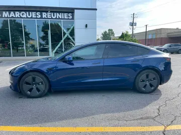 2022 Tesla Model 3 - image 6