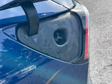 2022 Tesla Model 3 - image 10
