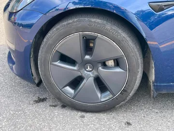 2022 Tesla Model 3 - image 7