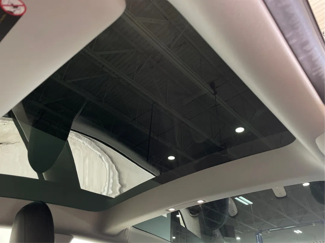2023 Tesla Model 3 — photo 5