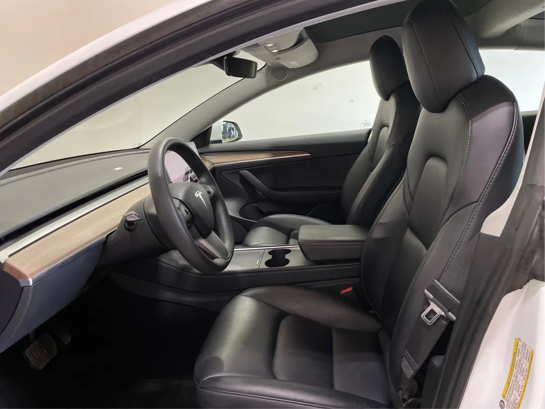 2023 Tesla Model 3 — photo 3
