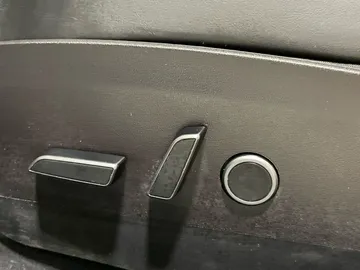 2023 Tesla Model 3 - image 16