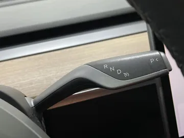 2023 Tesla Model 3 - image 23