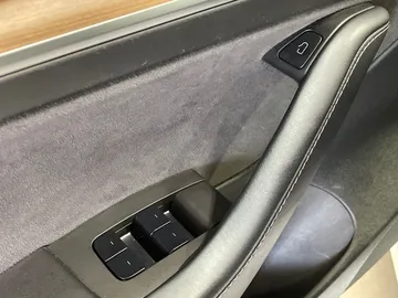 2023 Tesla Model 3 - image 19