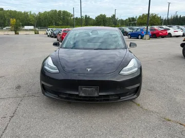 2018 Tesla Model 3 - image 2
