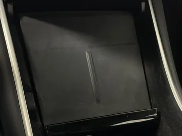 2018 Tesla Model 3 - image 31