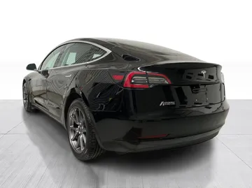 2018 Tesla Model 3 - image 11