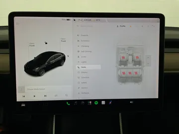 2018 Tesla Model 3 - image 20