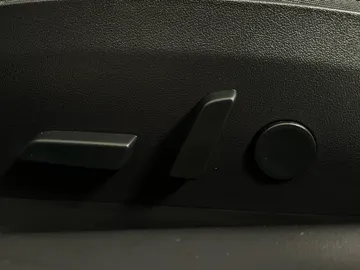 2018 Tesla Model 3 - image 22