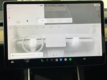 2018 Tesla Model 3 - image 29