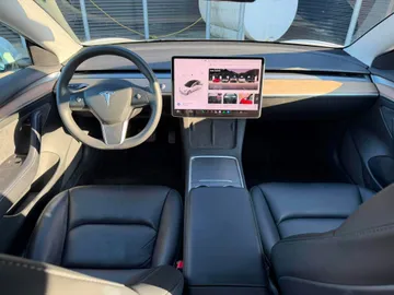 2022 Tesla Model 3 - image 9