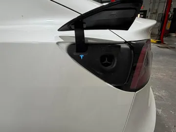2022 Tesla Model 3 - image 10