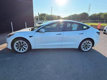2022 Tesla Model 3 - image 6