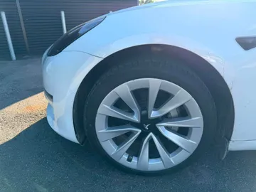 2022 Tesla Model 3 - image 7