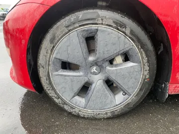 2022 Tesla Model 3 - image 8