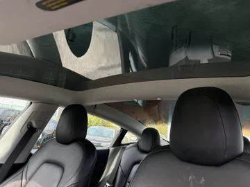 2022 Tesla Model 3 - image 6