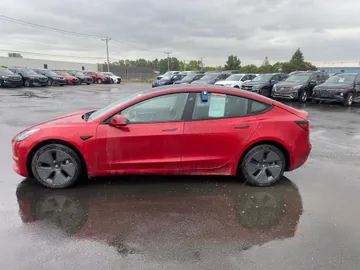 2022 Tesla Model 3 - image 4